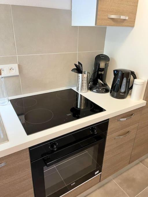Rm-0 - Appartement F2 Au Rdc A Mulhouse Pour 1-2 Pers Экстерьер фото